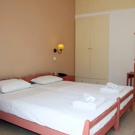 Ikaros Art Hotell 2*
